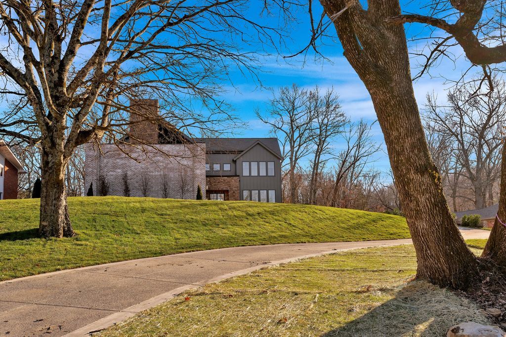 Exquisite Modern Design Tennessee Property with Breathtaking Views Available for 3699900 8
