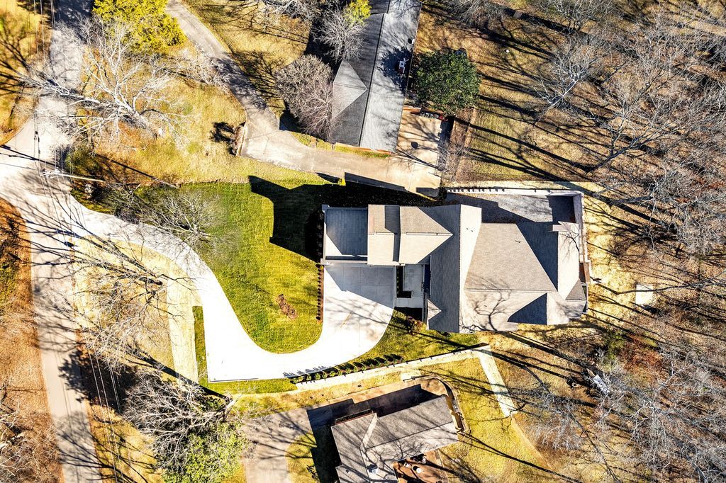 Exquisite Modern Design Tennessee Property with Breathtaking Views Available for 3699900 9