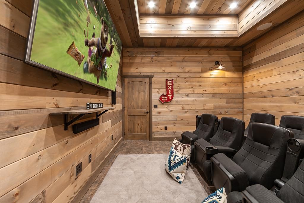 Exquisite Tennessee Retreat A Tranquil Paradise with Panoramic Views Now Available for 2.49 Million 10