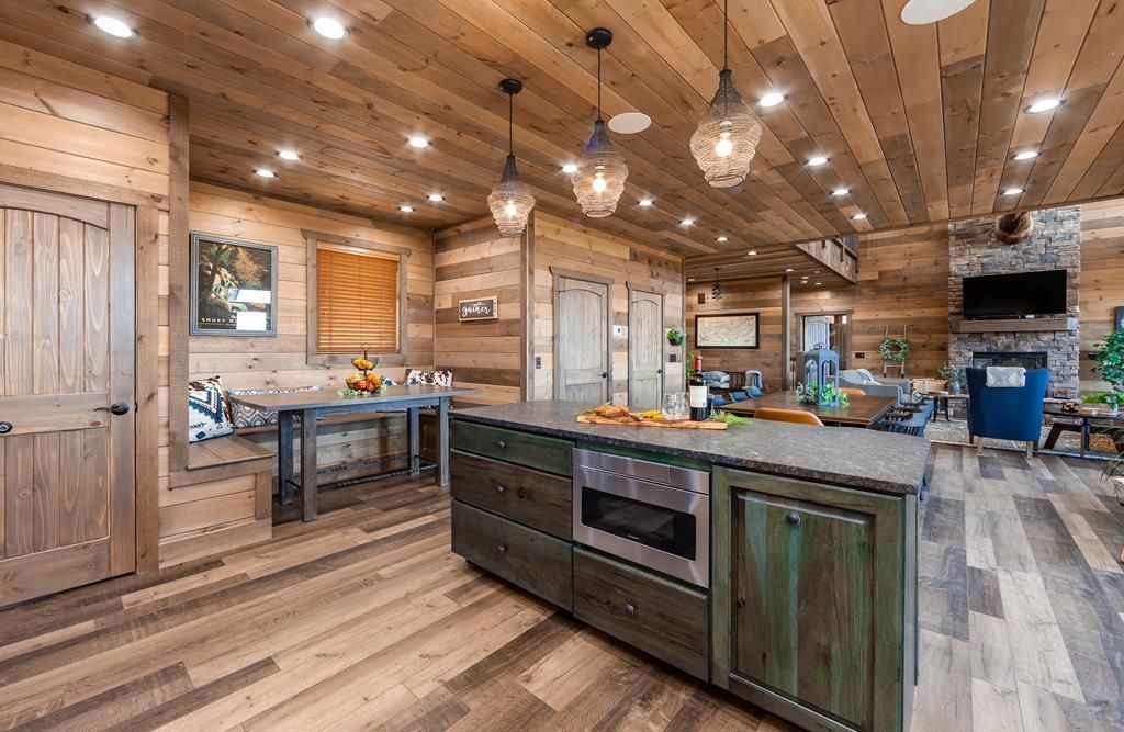 Exquisite Tennessee Retreat A Tranquil Paradise with Panoramic Views Now Available for 2.49 Million 15