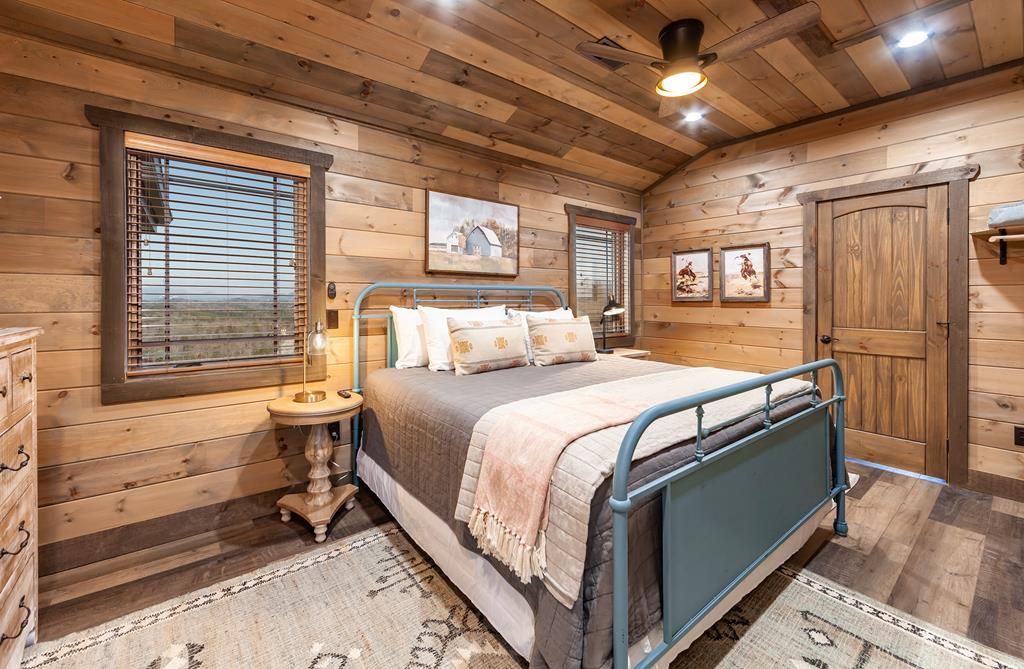 Exquisite Tennessee Retreat A Tranquil Paradise with Panoramic Views Now Available for 2.49 Million 24