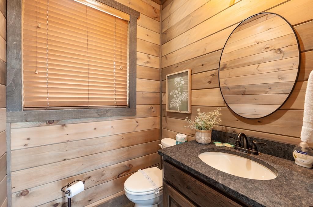 Exquisite Tennessee Retreat A Tranquil Paradise with Panoramic Views Now Available for 2.49 Million 35