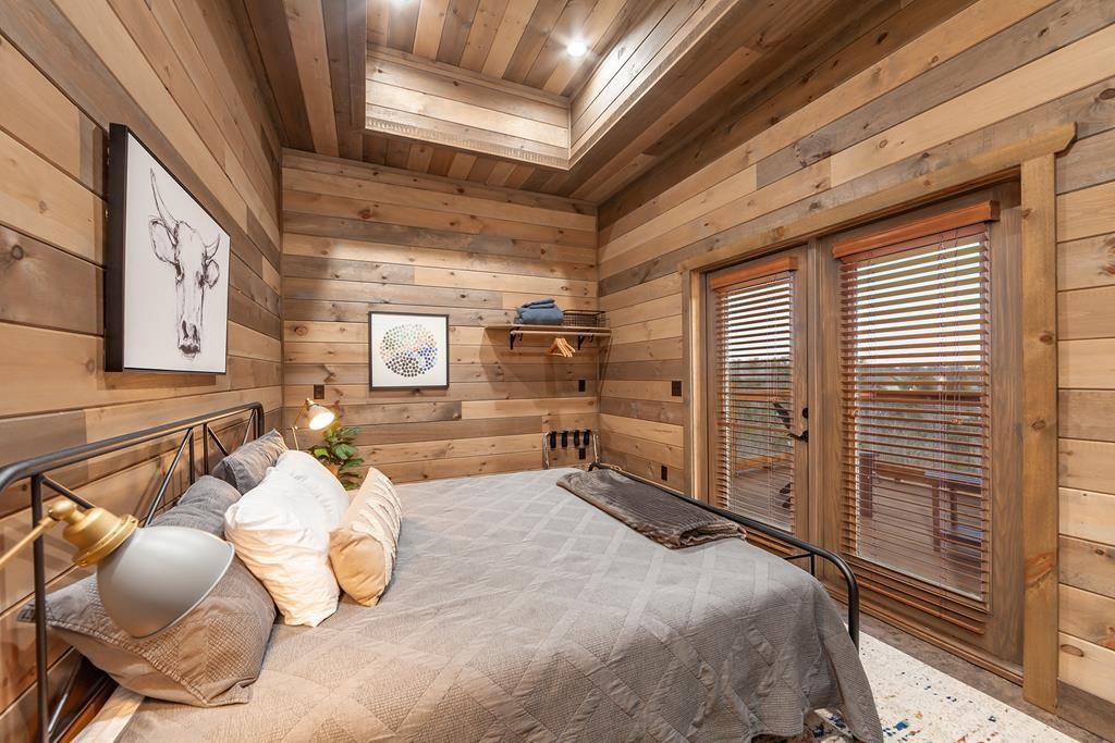 Exquisite Tennessee Retreat A Tranquil Paradise with Panoramic Views Now Available for 2.49 Million 36