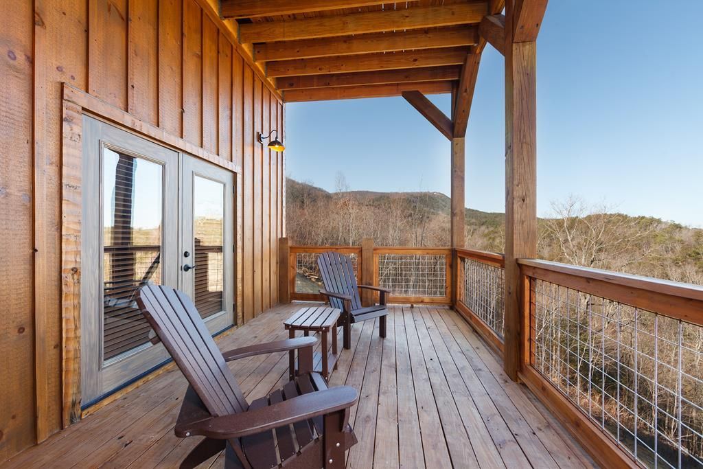 Exquisite Tennessee Retreat A Tranquil Paradise with Panoramic Views Now Available for 2.49 Million 39