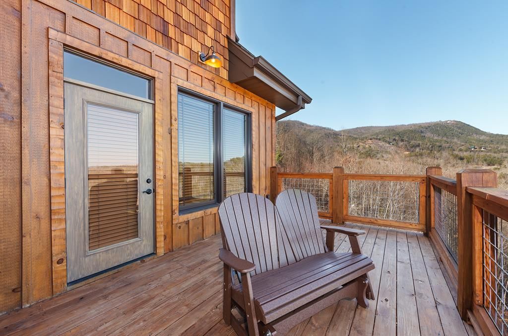 Exquisite Tennessee Retreat A Tranquil Paradise with Panoramic Views Now Available for 2.49 Million 50