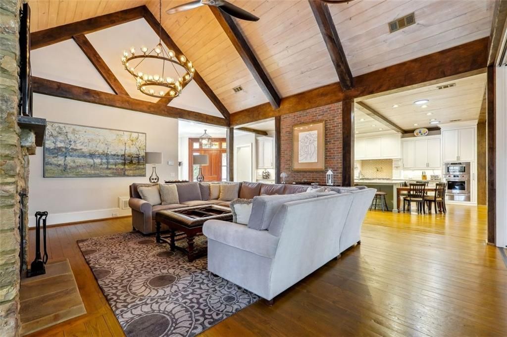 Georgias 9 Million Gem Luxe Smart Home Marrying Opulence and High Tech Living 14