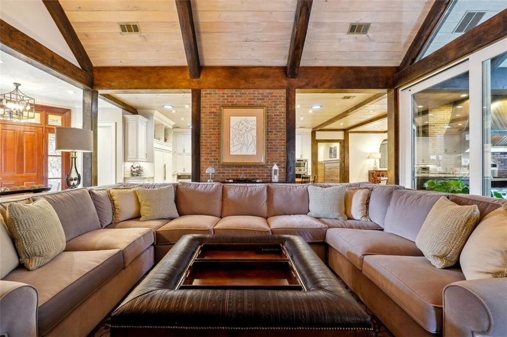 Georgias 9 Million Gem Luxe Smart Home Marrying Opulence and High Tech Living 15