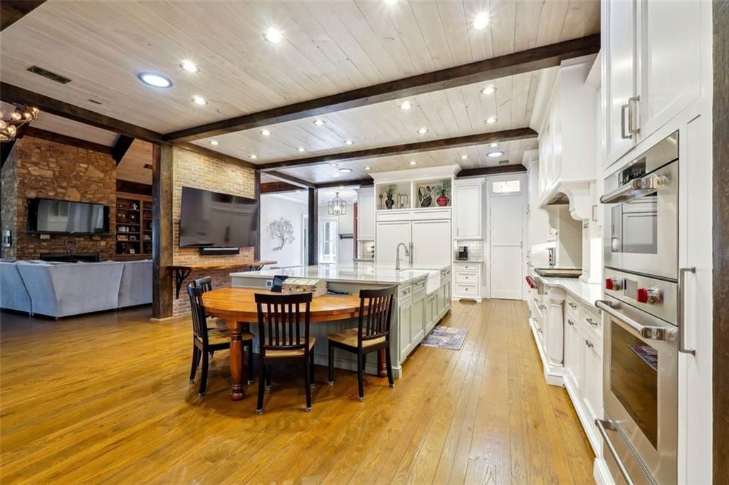 Georgias 9 Million Gem Luxe Smart Home Marrying Opulence and High Tech Living 18