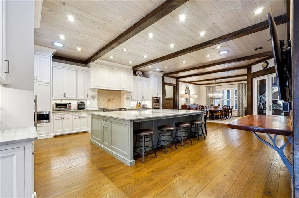 Georgias 9 Million Gem Luxe Smart Home Marrying Opulence and High Tech Living 19