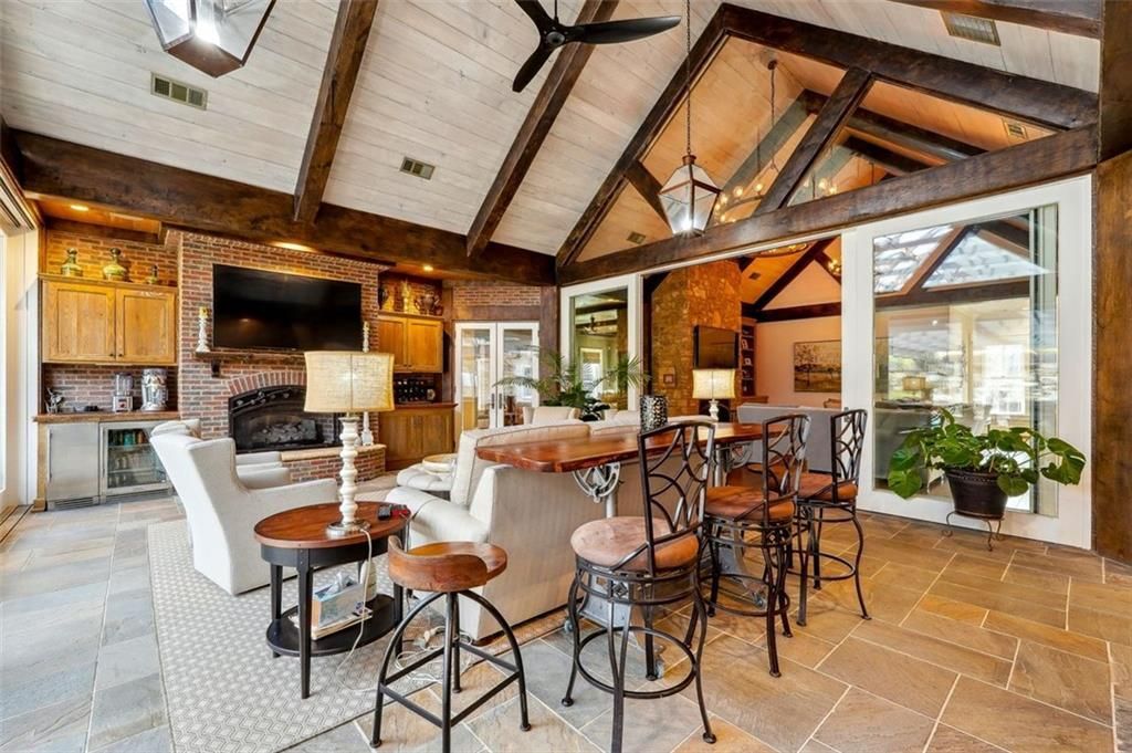 Georgias 9 Million Gem Luxe Smart Home Marrying Opulence and High Tech Living 21