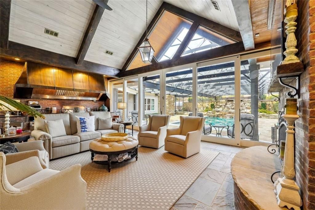 Georgias 9 Million Gem Luxe Smart Home Marrying Opulence and High Tech Living 23