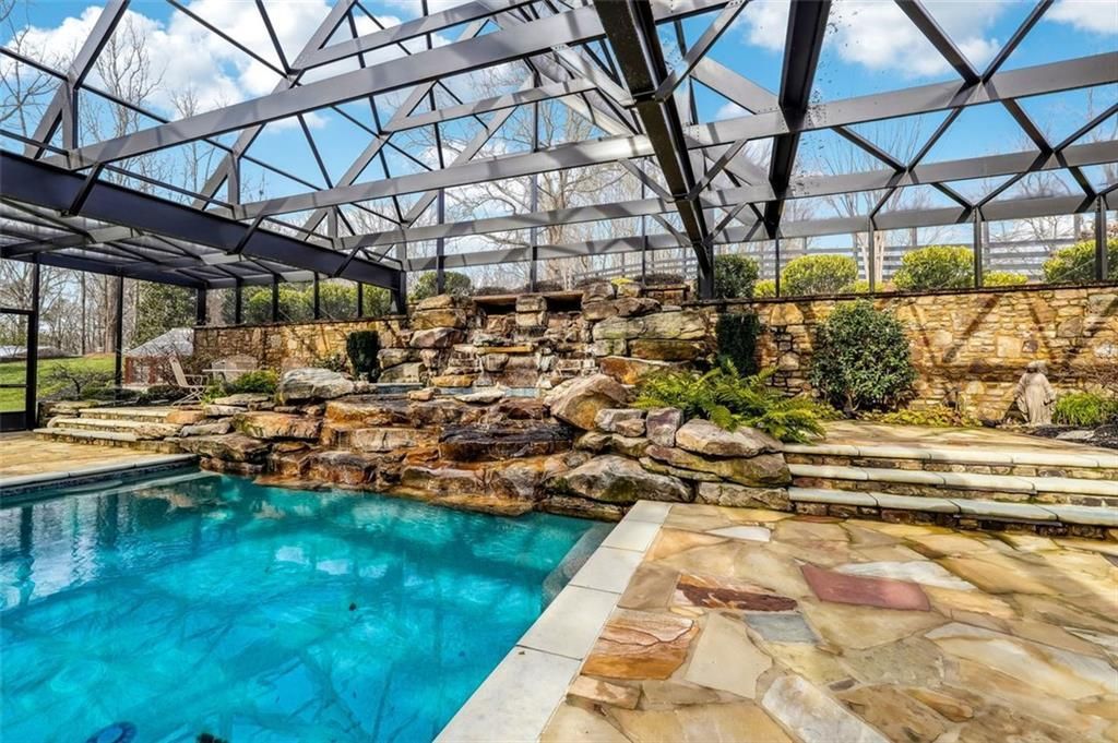 Georgias 9 Million Gem Luxe Smart Home Marrying Opulence and High Tech Living 24