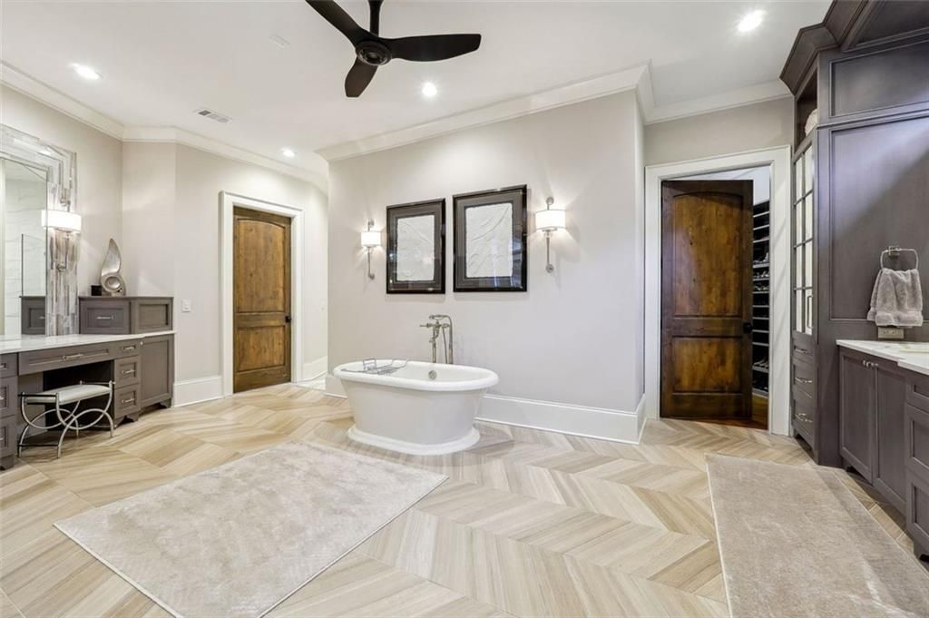 Georgias 9 Million Gem Luxe Smart Home Marrying Opulence and High Tech Living 28