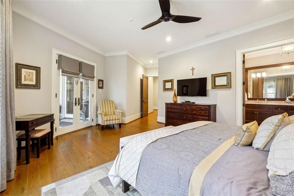 Georgias 9 Million Gem Luxe Smart Home Marrying Opulence and High Tech Living 37