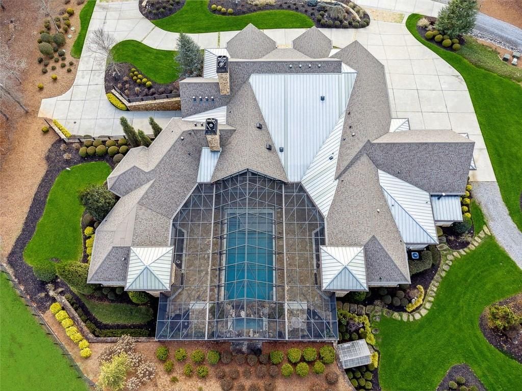 Georgias 9 Million Gem Luxe Smart Home Marrying Opulence and High Tech Living 4