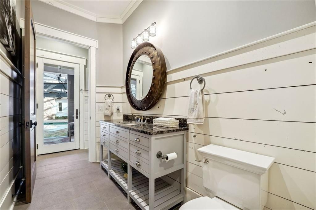 Georgias 9 Million Gem Luxe Smart Home Marrying Opulence and High Tech Living 44