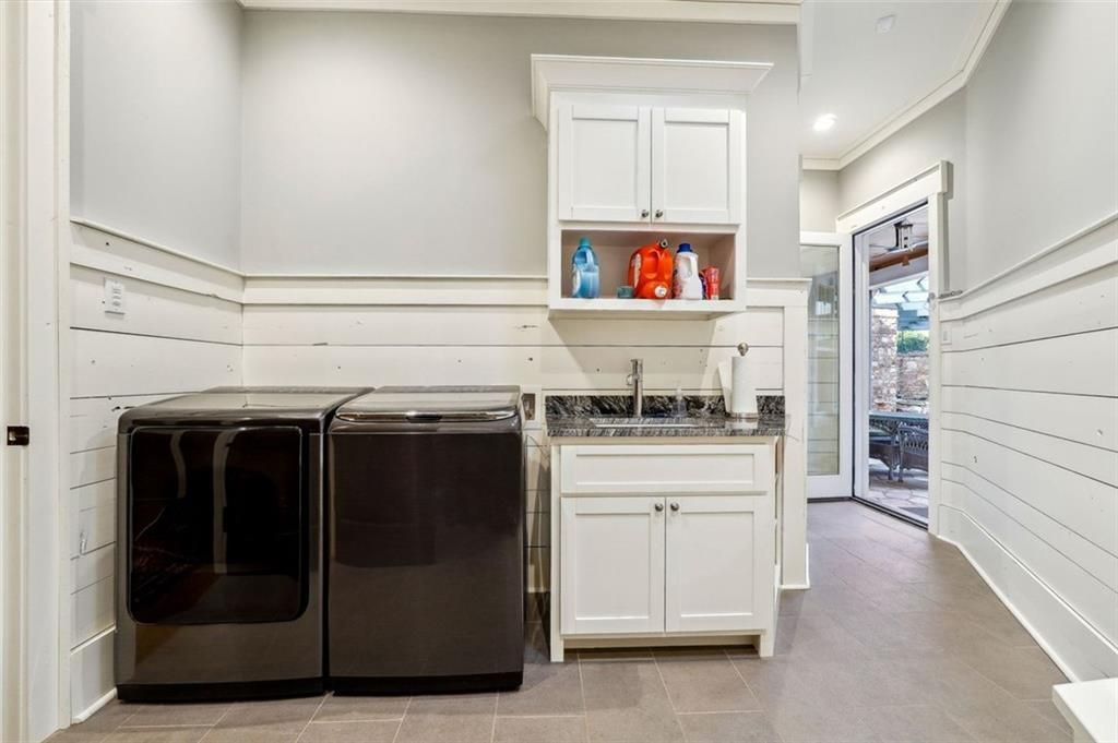Georgias 9 Million Gem Luxe Smart Home Marrying Opulence and High Tech Living 46