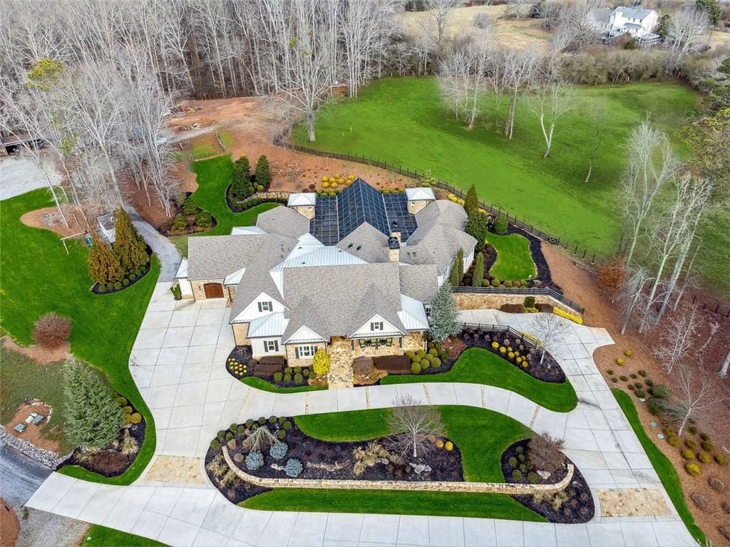 Georgias 9 Million Gem Luxe Smart Home Marrying Opulence and High Tech Living 5