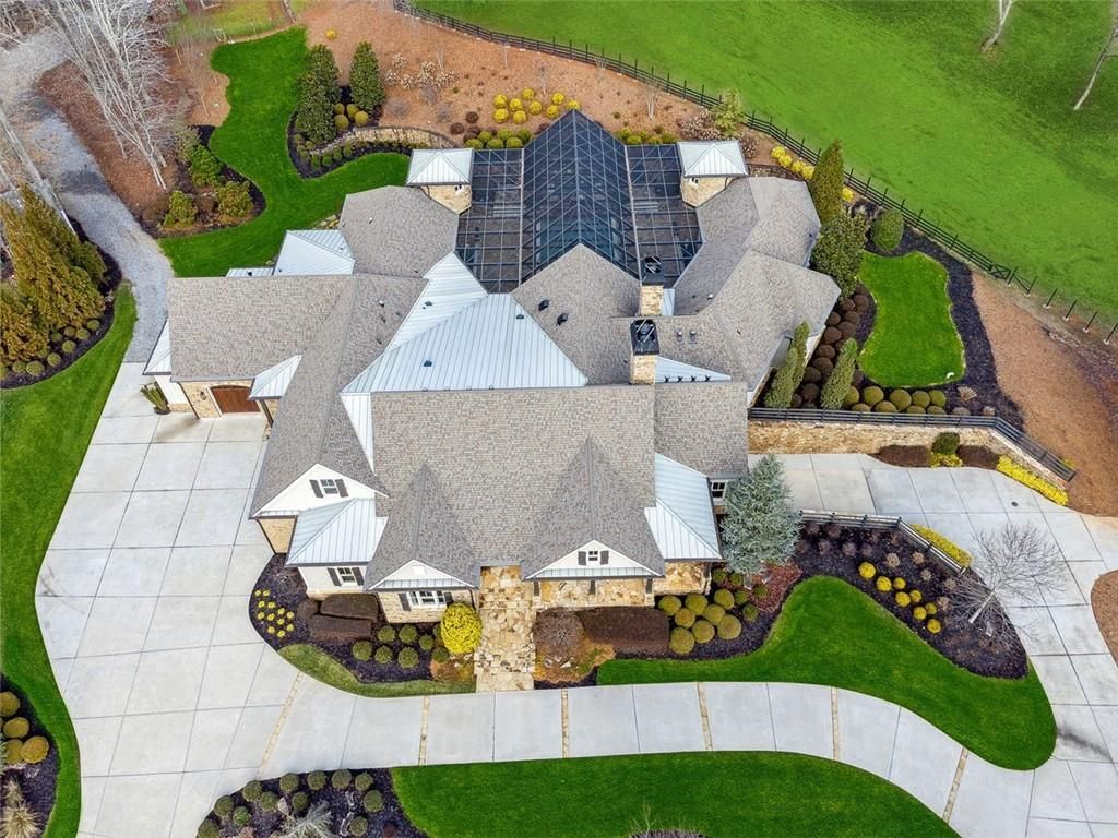 Georgias 9 Million Gem Luxe Smart Home Marrying Opulence and High Tech Living 6