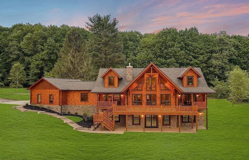 Harmonious Blend of Rustic Charm and Modern Luxury Magnificent Ohio Residence Listed at 2.4 Million 1