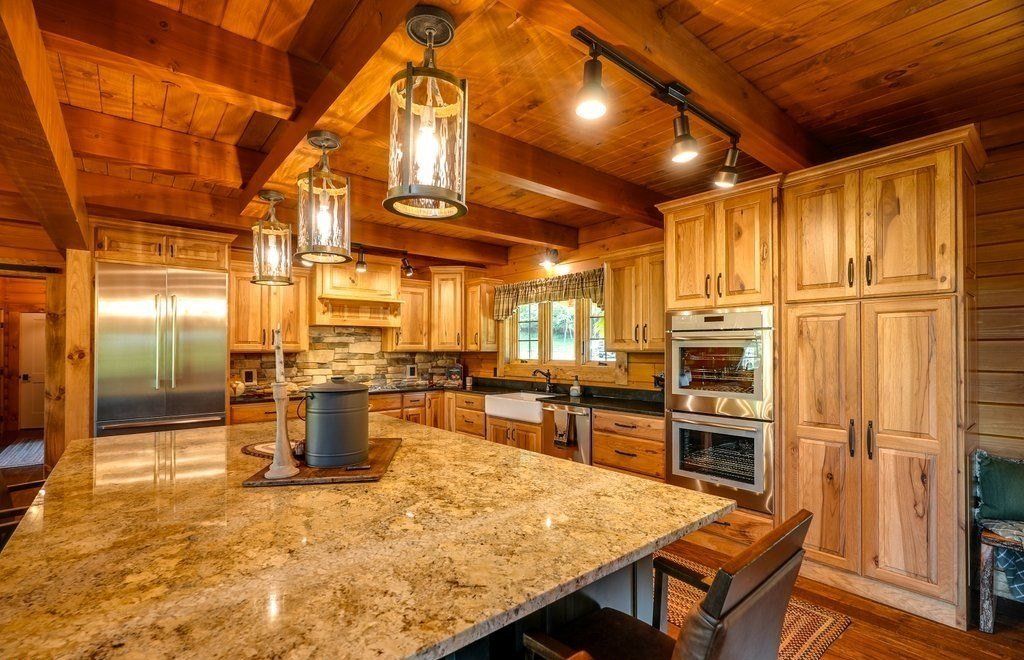 Harmonious Blend of Rustic Charm and Modern Luxury Magnificent Ohio Residence Listed at 2.4 Million 11