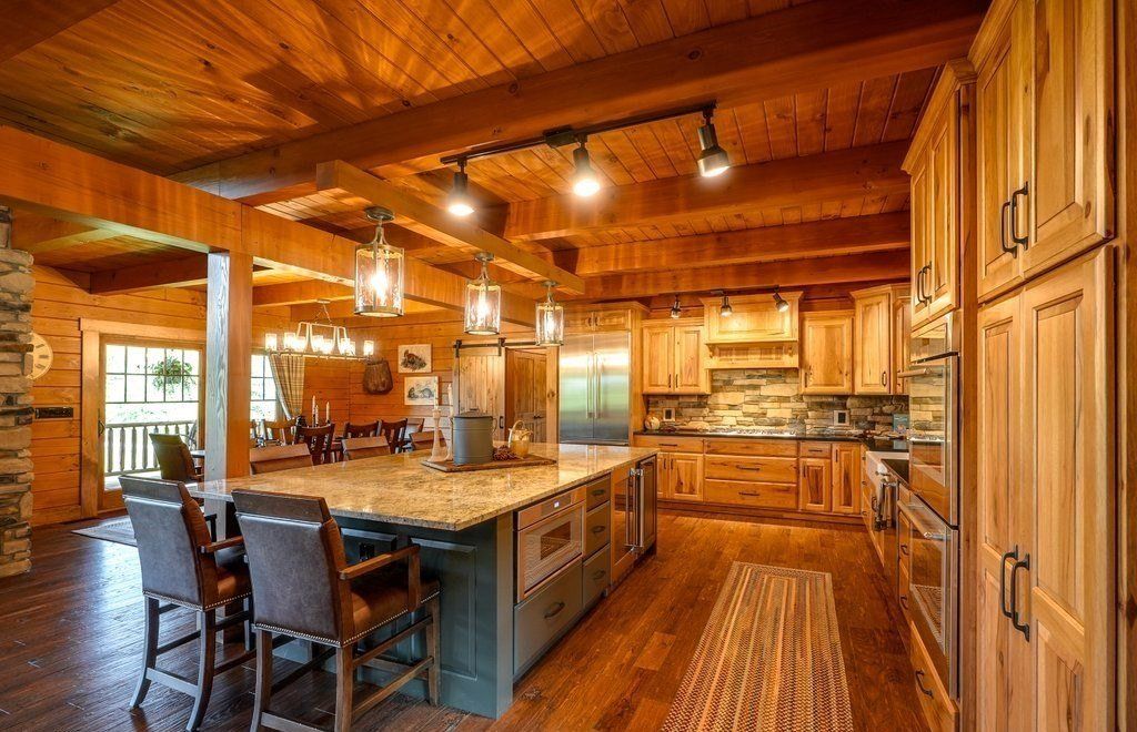 Harmonious Blend of Rustic Charm and Modern Luxury Magnificent Ohio Residence Listed at 2.4 Million 12