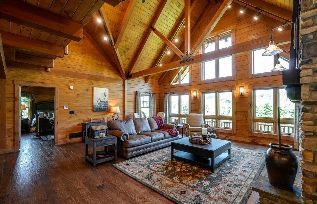 Harmonious Blend of Rustic Charm and Modern Luxury Magnificent Ohio Residence Listed at 2.4 Million 18