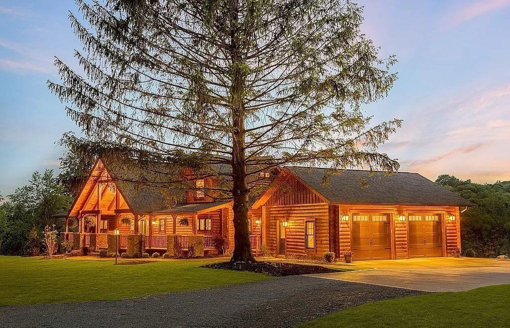 Harmonious Blend of Rustic Charm and Modern Luxury Magnificent Ohio Residence Listed at 2.4 Million 2
