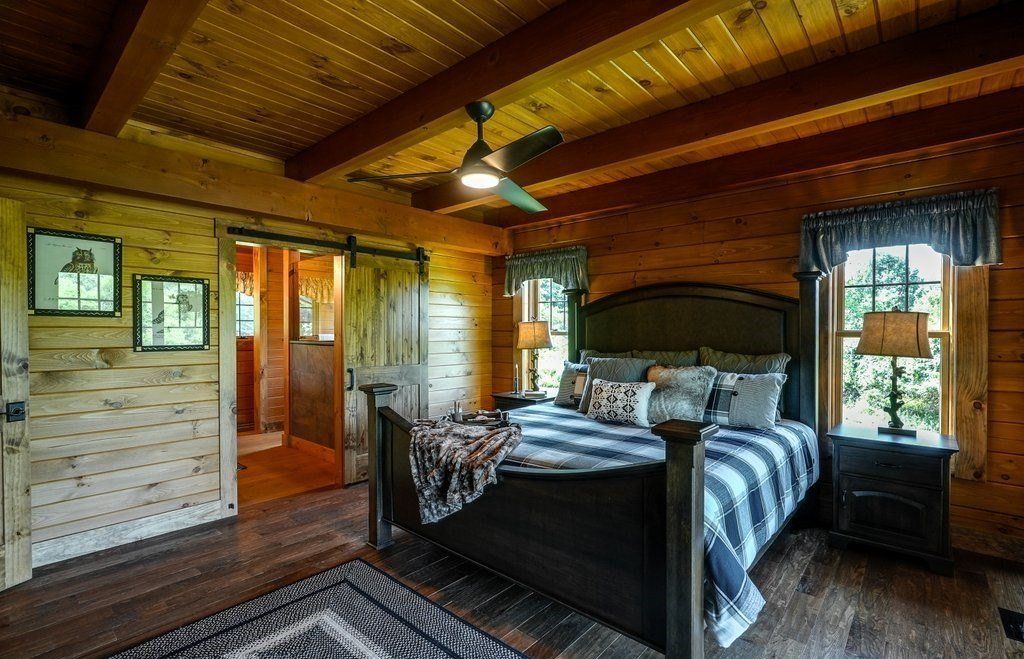 Harmonious Blend of Rustic Charm and Modern Luxury Magnificent Ohio Residence Listed at 2.4 Million 23