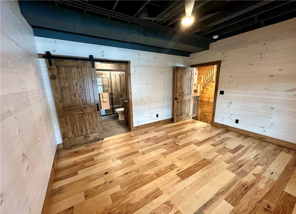 Harmonious Blend of Rustic Charm and Modern Luxury Magnificent Ohio Residence Listed at 2.4 Million 33