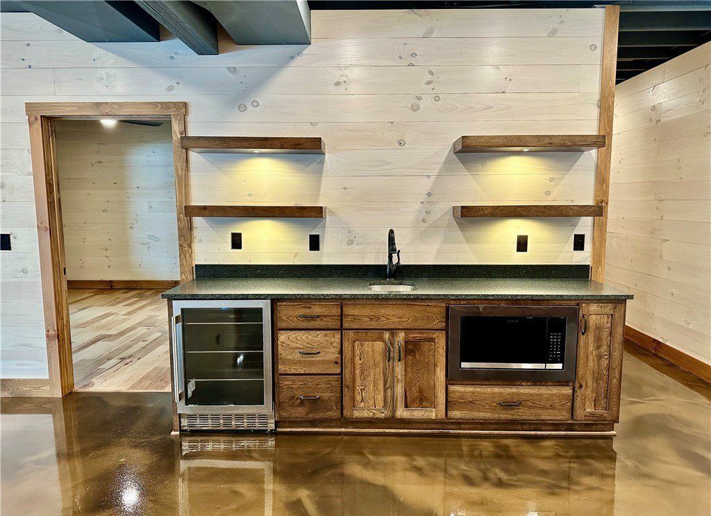 Harmonious Blend of Rustic Charm and Modern Luxury Magnificent Ohio Residence Listed at 2.4 Million 35
