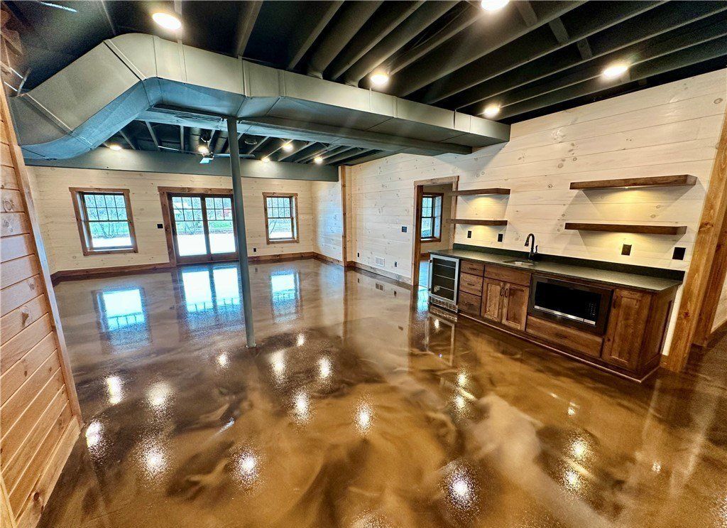 Harmonious Blend of Rustic Charm and Modern Luxury Magnificent Ohio Residence Listed at 2.4 Million 36