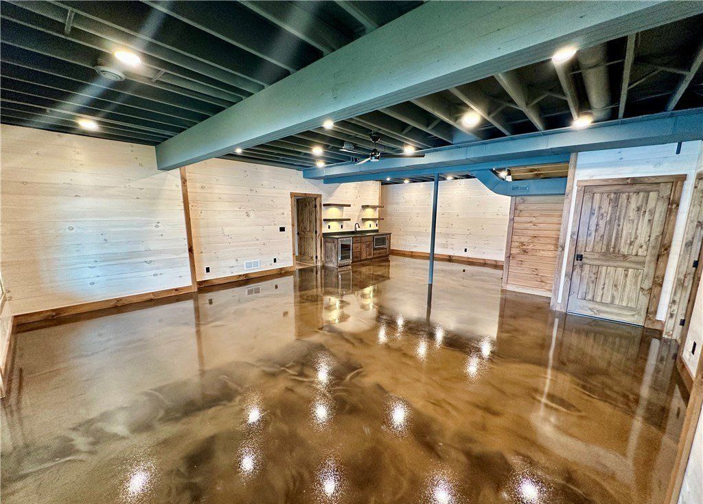 Harmonious Blend of Rustic Charm and Modern Luxury Magnificent Ohio Residence Listed at 2.4 Million 38