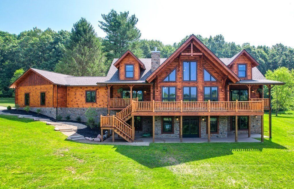 Harmonious Blend of Rustic Charm and Modern Luxury Magnificent Ohio Residence Listed at 2.4 Million 6