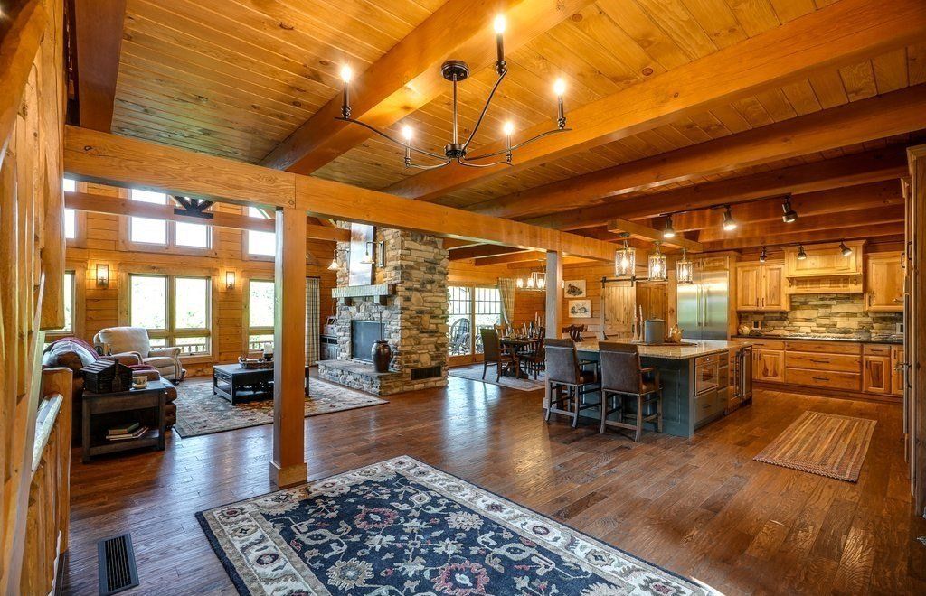 Harmonious Blend of Rustic Charm and Modern Luxury Magnificent Ohio Residence Listed at 2.4 Million 9