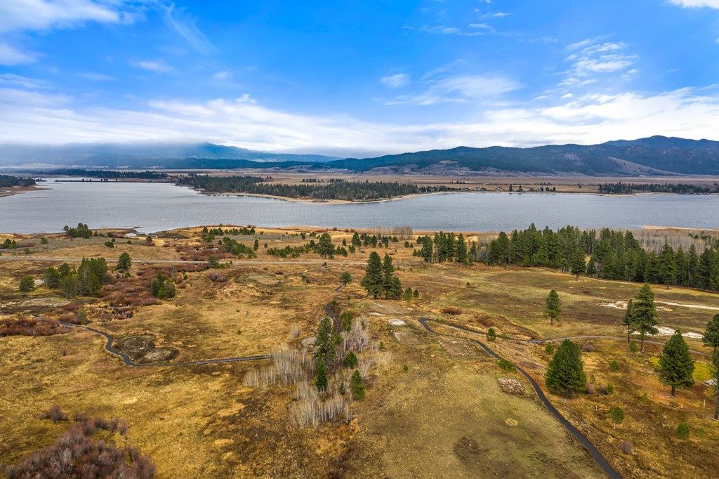 Idyllic Elegance Fairway Residence Nestled in Tamarack Resort Idaho Now Available at 4.4 Million 38