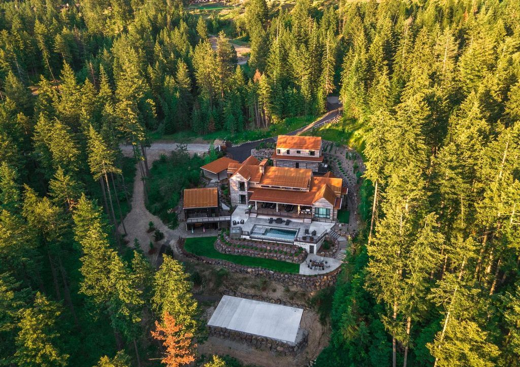 Idyllic Retreat 19.9M Luxurious Estate in Idaho Offers Enchanting Forest Views and Unmatched Amenities 10
