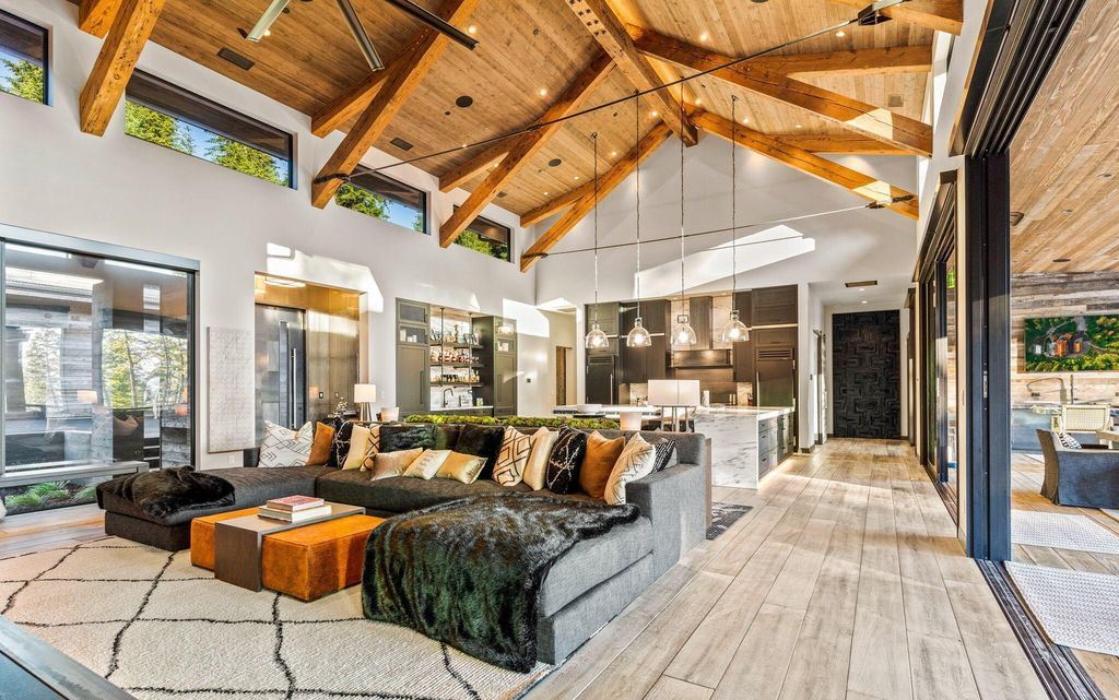 Idyllic Retreat 19.9M Luxurious Estate in Idaho Offers Enchanting Forest Views and Unmatched Amenities 11