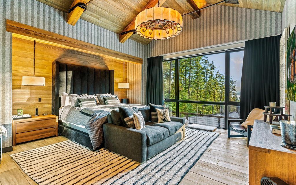 Idyllic Retreat 19.9M Luxurious Estate in Idaho Offers Enchanting Forest Views and Unmatched Amenities 22