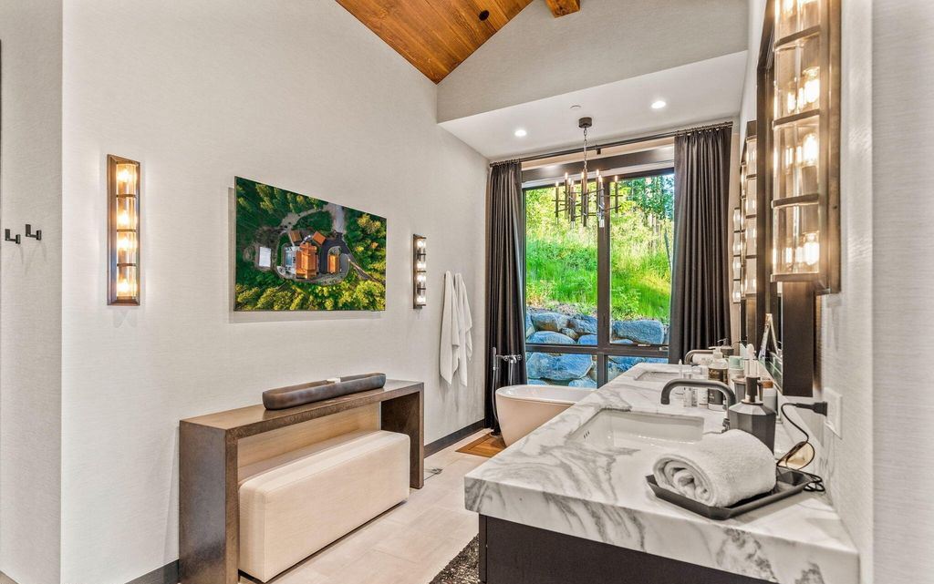 Idyllic Retreat 19.9M Luxurious Estate in Idaho Offers Enchanting Forest Views and Unmatched Amenities 28