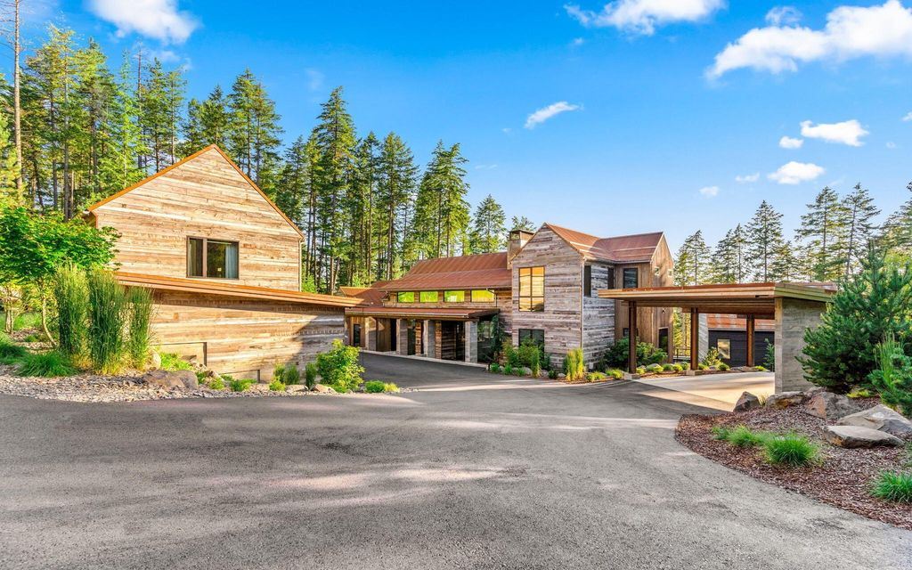 Idyllic Retreat 19.9M Luxurious Estate in Idaho Offers Enchanting Forest Views and Unmatched Amenities 3