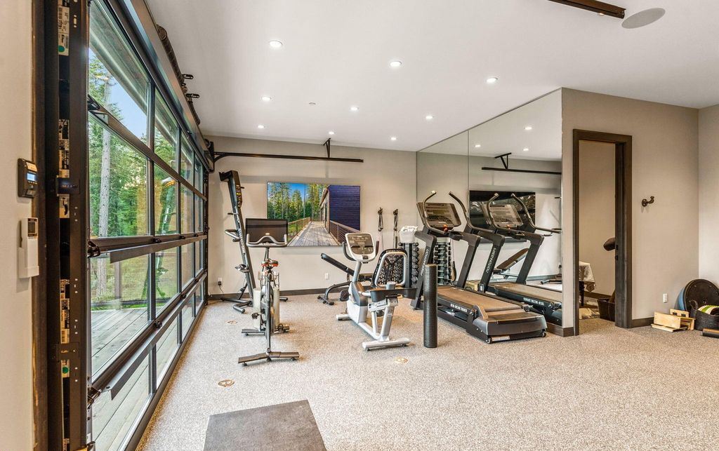 Idyllic Retreat 19.9M Luxurious Estate in Idaho Offers Enchanting Forest Views and Unmatched Amenities 48