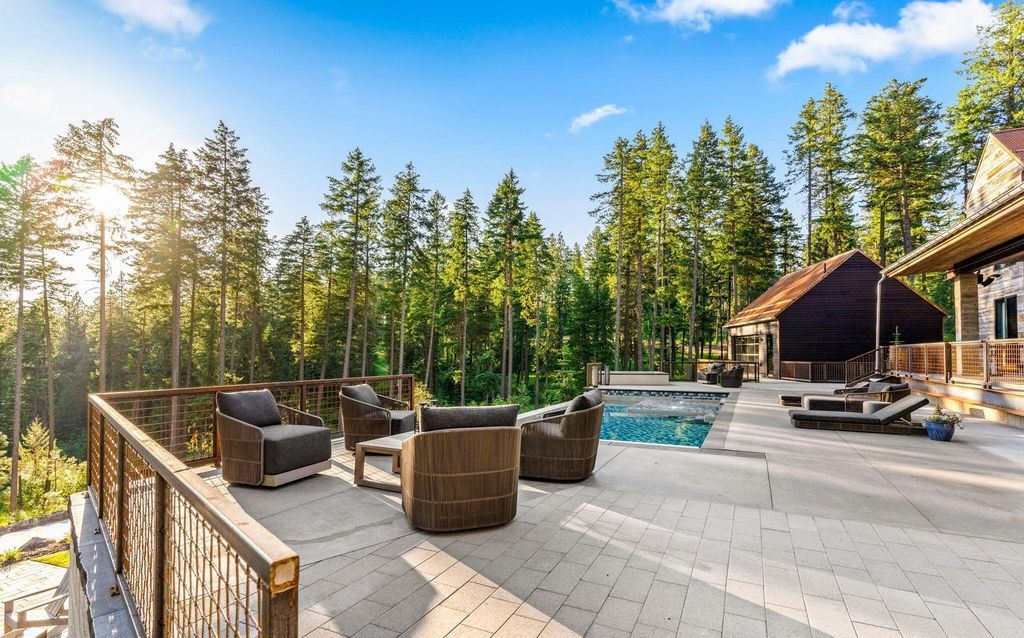 Idyllic Retreat 19.9M Luxurious Estate in Idaho Offers Enchanting Forest Views and Unmatched Amenities 53