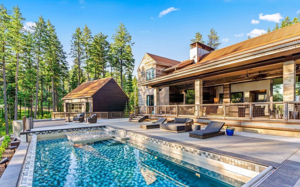 Idyllic Retreat 19.9M Luxurious Estate in Idaho Offers Enchanting Forest Views and Unmatched Amenities 54