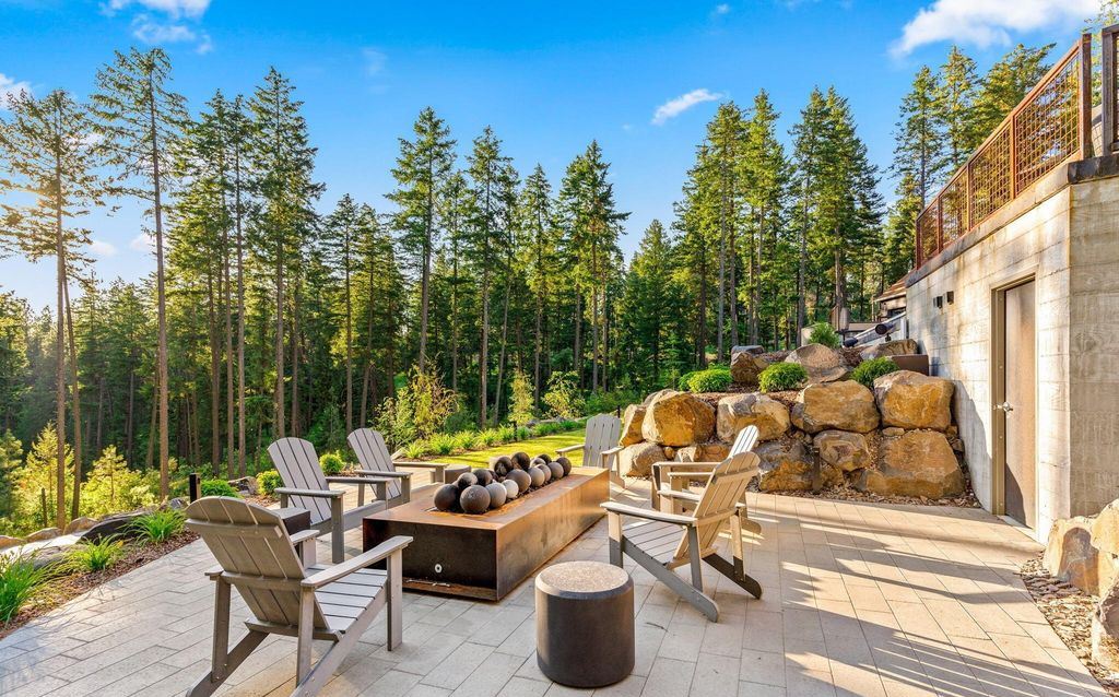 Idyllic Retreat 19.9M Luxurious Estate in Idaho Offers Enchanting Forest Views and Unmatched Amenities 58