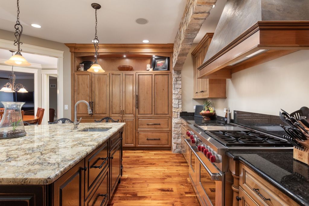 Illinois Gem Timeless Four Level Residence with High End Finishes Asking 2.599 Million 11
