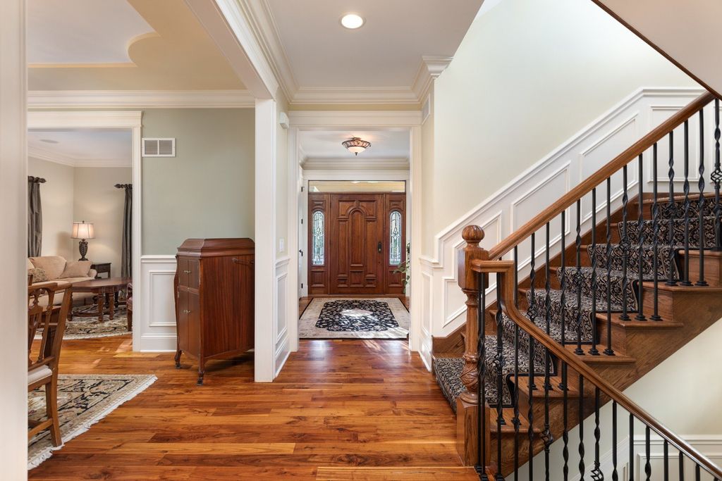 Illinois Gem Timeless Four Level Residence with High End Finishes Asking 2.599 Million 24