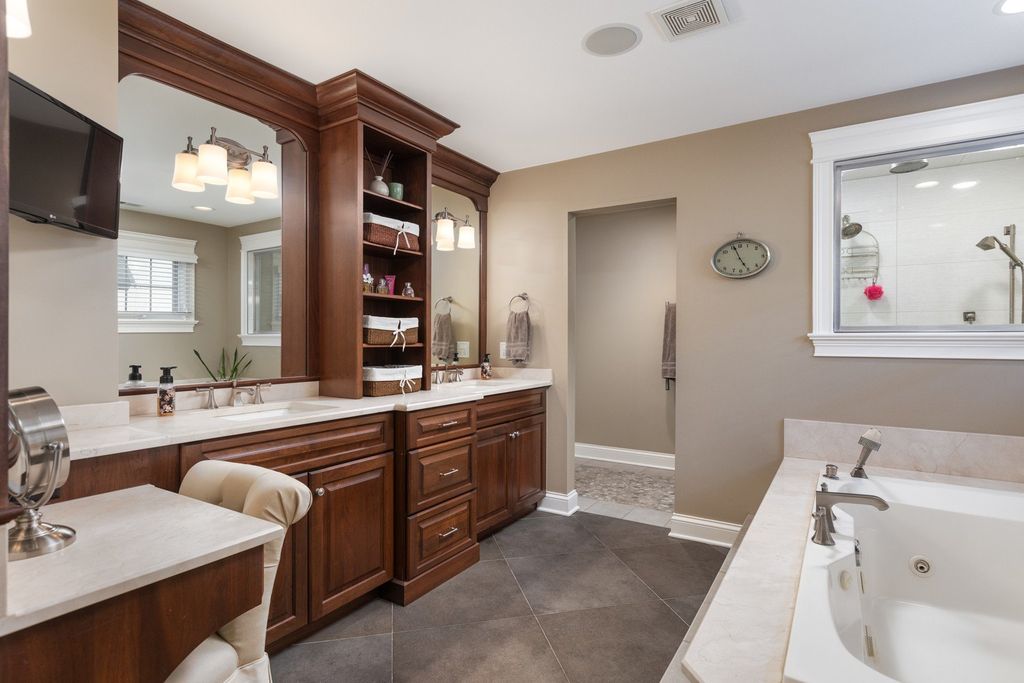 Illinois Gem Timeless Four Level Residence with High End Finishes Asking 2.599 Million 27