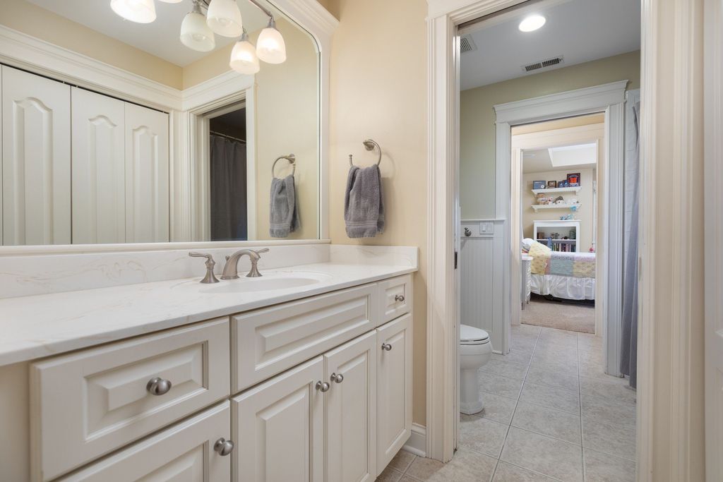 Illinois Gem Timeless Four Level Residence with High End Finishes Asking 2.599 Million 34