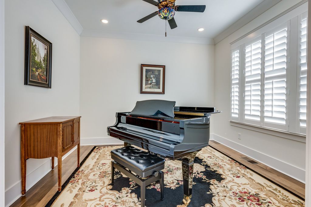 Inspiration Homes LLC Unveils Stunning New Home Listing in Tennessee for 3499900 17